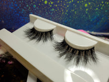 Load image into Gallery viewer, Mink lashes